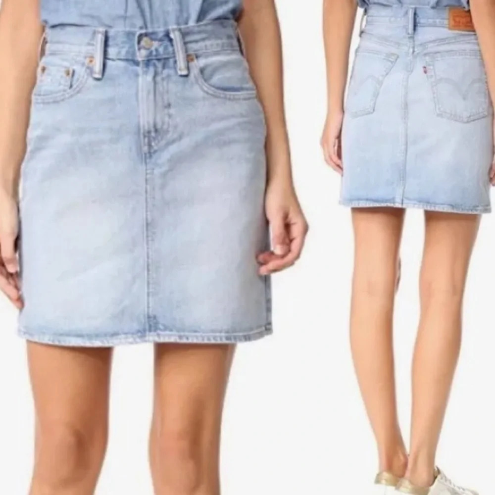 Levi's Every Day Denim Light Wash Jean Mini Skirt Size 26